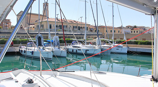 Location Yacht en Toscane, à San Vincenzo (Livourne) - YACHT CHARTER TOSCANE 